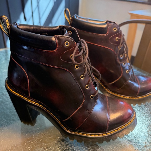 Dr.Martens Averil Arcadia Leather Cherry Ankle Heeled Boots Size 11 - Picture 3 of 10
